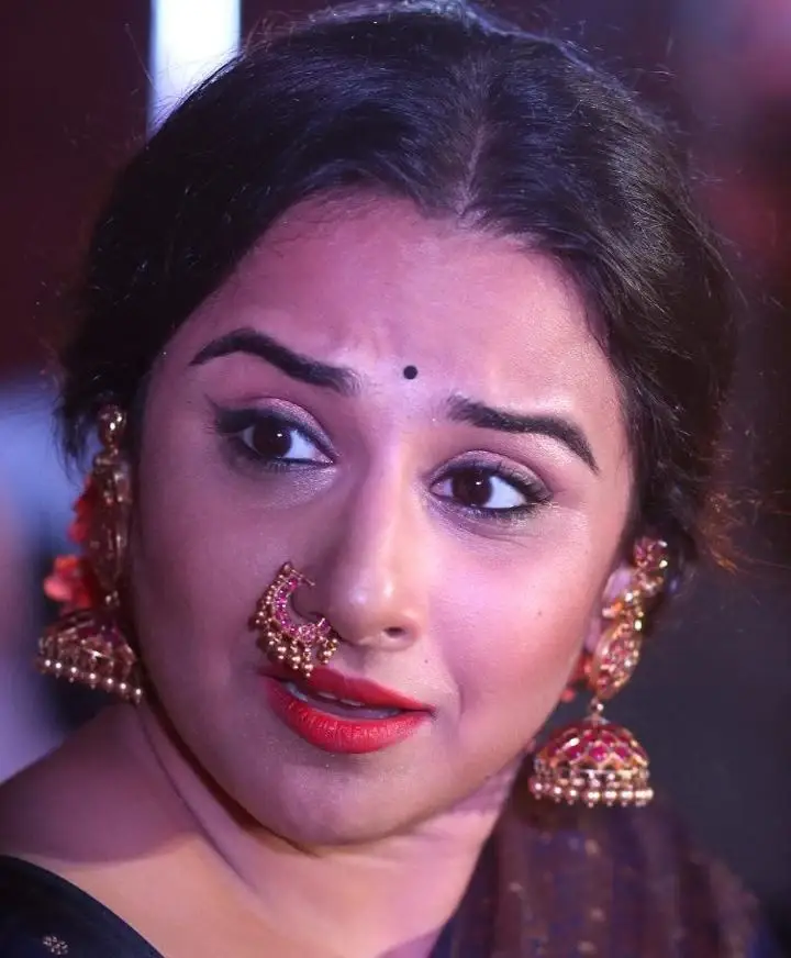 ACTRESS VIDYA BALAN BEAUTIFUL NOSE RING FACE CLOSEUP 6